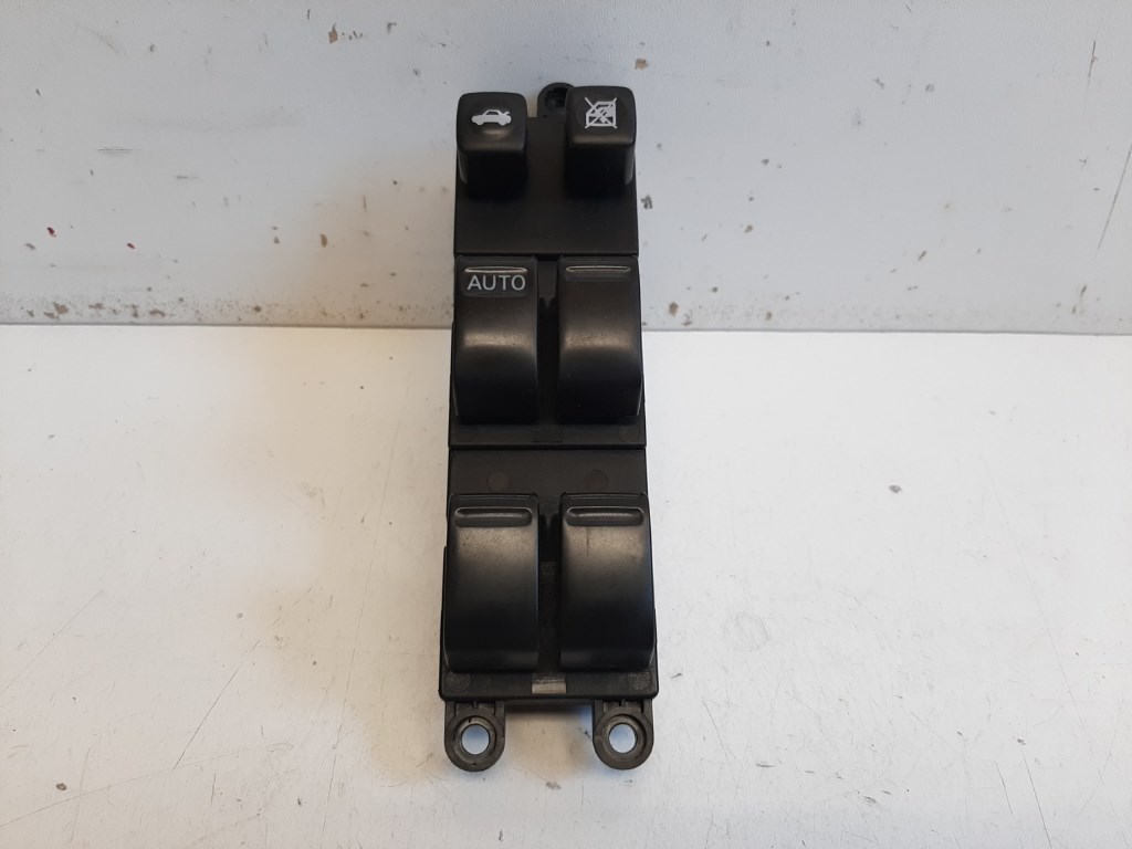 Nissan Primera bal elsõ ablakemelõ kapcsoló 25401AV640 1. kép