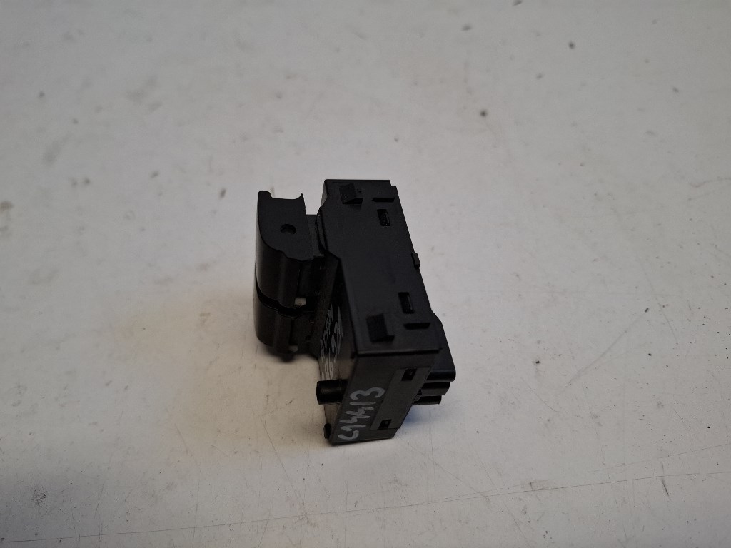 Opel Adam bal elsõ ablakemelõ kapcsoló 13360335 2. kép