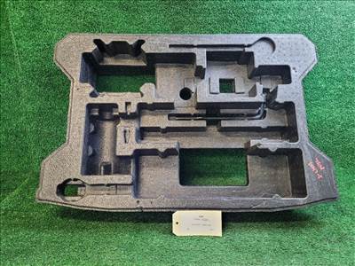 SUZUKI S-CROSS Pótkerék Szerszámtartó 7549174S00 7549161m00