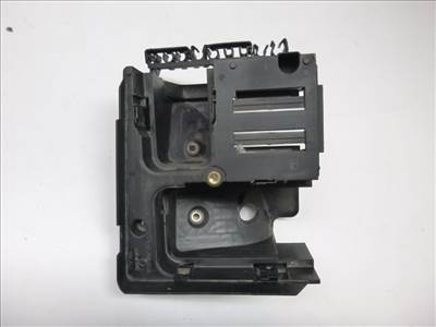 Volkswagen Passat VII (3C) biztosítéktábla tartó 1K0907361B