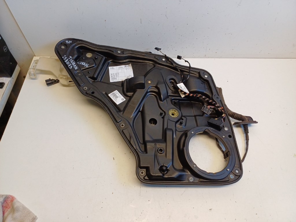 Volkswagen Tiguan bal hátsó Ablakemelõ szerkezet elektromos 5N0839729R 1. kép