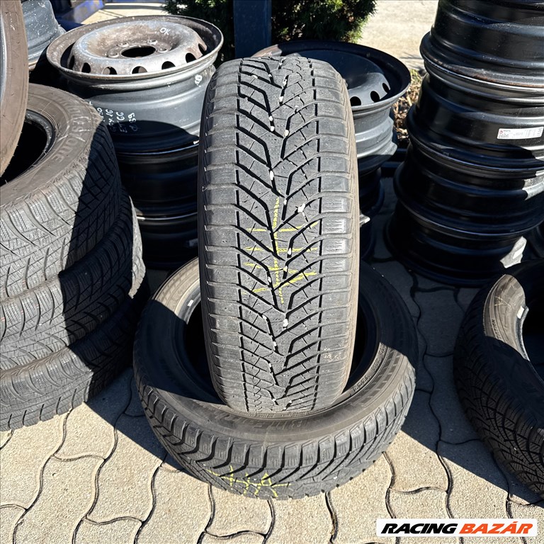 205/55 R16 Yokohama BluEarth Winter V905 91H | 6mm l 2db l DOT2318 1. kép