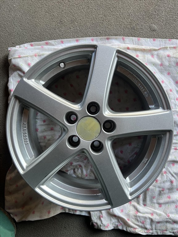 5x100 lyukosztású 6JJ 15" újszerű Autec alufelni 1. kép