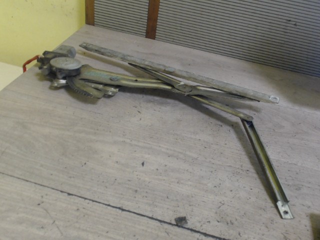 SUZUKI SWIFT 96-05 Jobb első ablakemelő szerkezet elektromos 1. kép