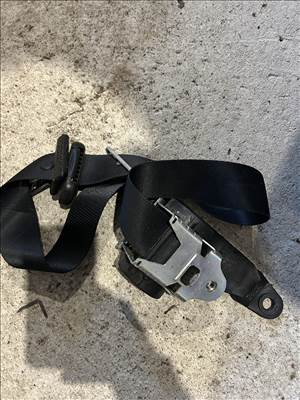 Ford Kuga Mk1 Jobb első biztonsági őv