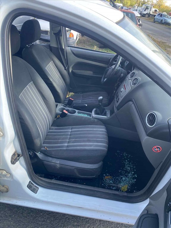 Ford Focus Mk2 bontott HHDA manuál 5, sedan, ÚJ TURBÓ, 1.6 TDCI 4. kép