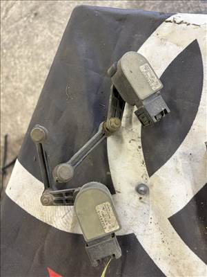 Audi Q7 (4L) légrugó szintező szenzor  7l0616571d