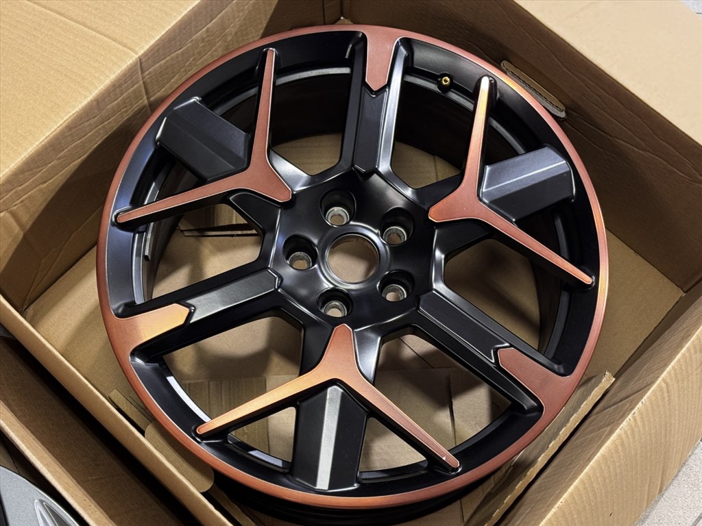 R19 Orignal Seat 8j ET43 - 5FA 601 025AF /  5FA601025AF 1db felni alufelni 9. kép