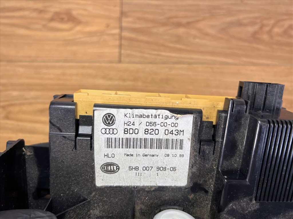 Audi A4 1.8T Avant fűtéskapcsoló 8d0820043m 4. kép