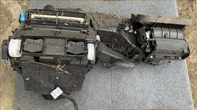 Audi Q3 (8U) Fűtésbox