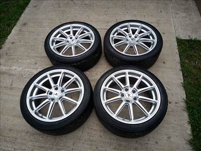  5x112 lyukosztású 18" újszerű magnézium felni, rajta 225/40 új nyári gumi gumi 