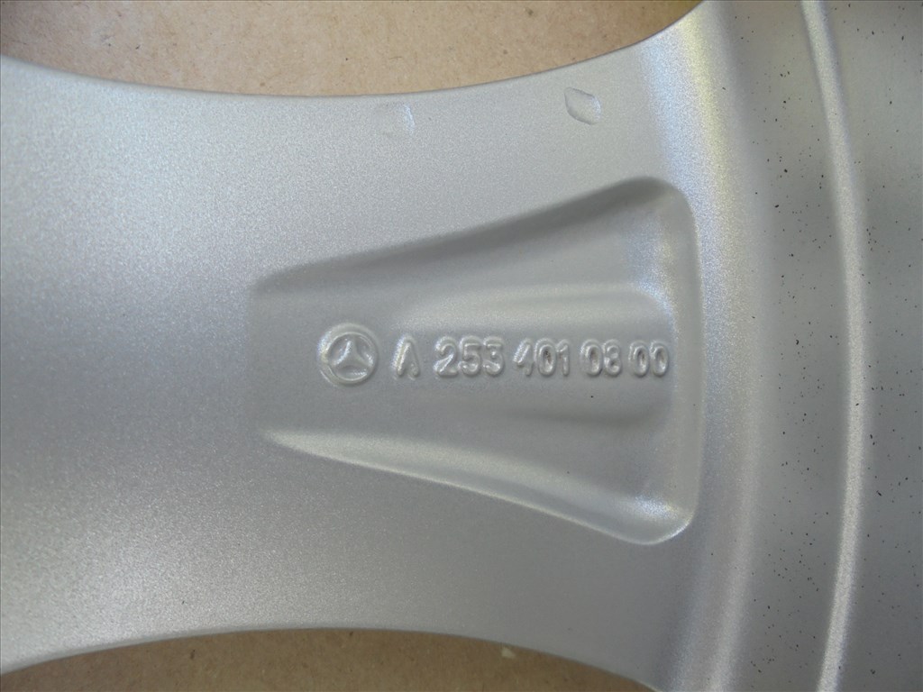 Újszerű Gyári 18-as szenzoros Mercedes alufelni eladó 7. kép