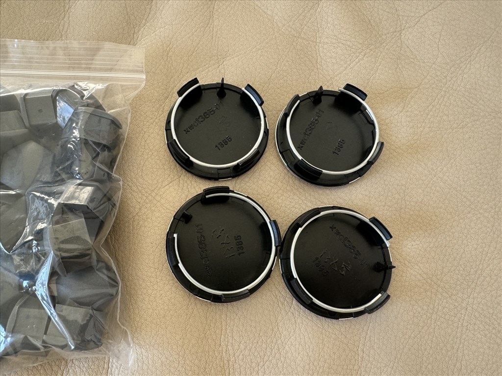 Tesla Model 3 felnikupak Tesla Model Y felnikupak Model 3 felniközép szürke 4. kép