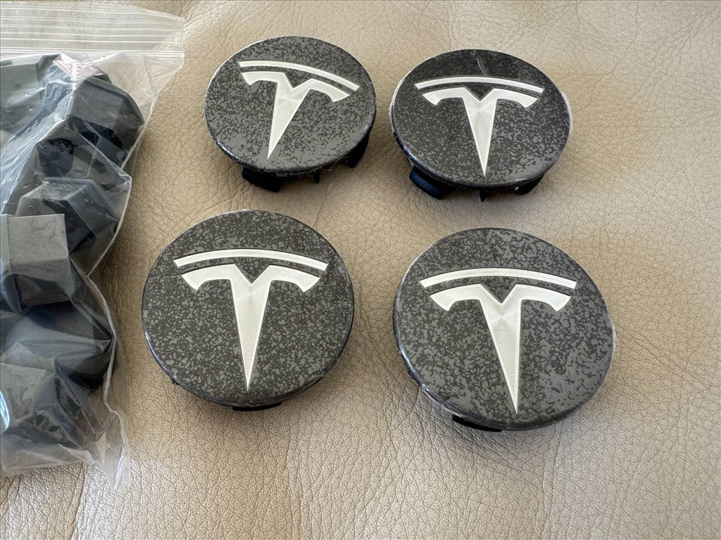 Tesla Model 3 felnikupak Tesla Model Y felnikupak Model 3 felniközép szürke 5. kép