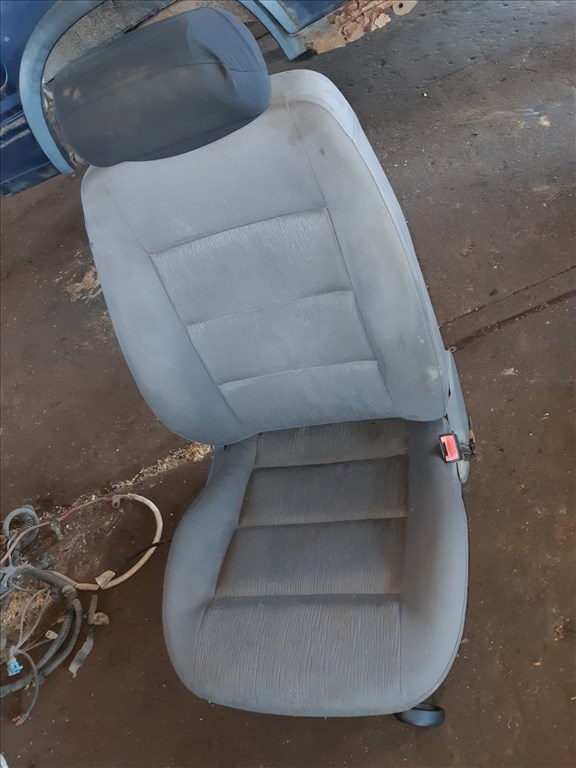 Audi A4 B5 Jobb Elsõ Ülés 1. kép