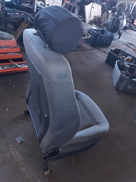 Audi A4 B5 Jobb Elsõ Ülés 2. kép