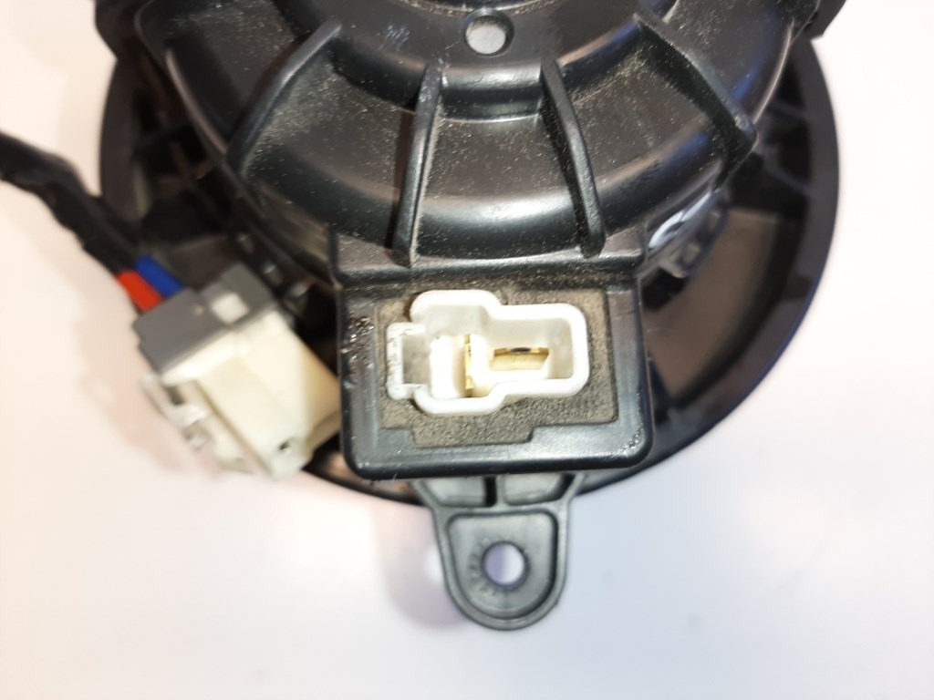 Hyundai I 10  fûtõmotor klímás 97113B9000 4. kép