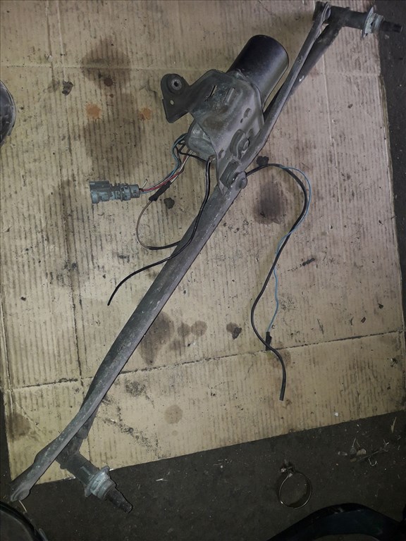 Iveco Daily Elsõ Ablaktörlõ Motor ቛõ Ablaktörlõ Mechanika 1. kép