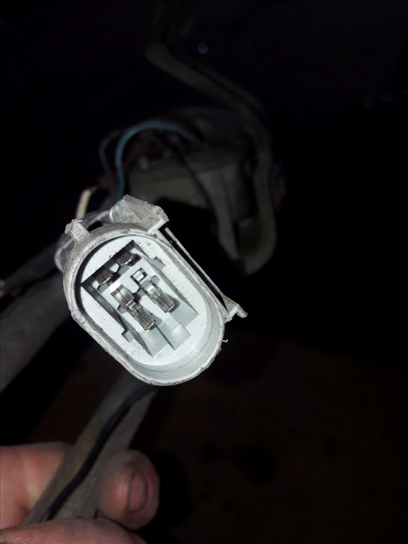 Iveco Daily Elsõ Ablaktörlõ Motor ቛõ Ablaktörlõ Mechanika 3. kép