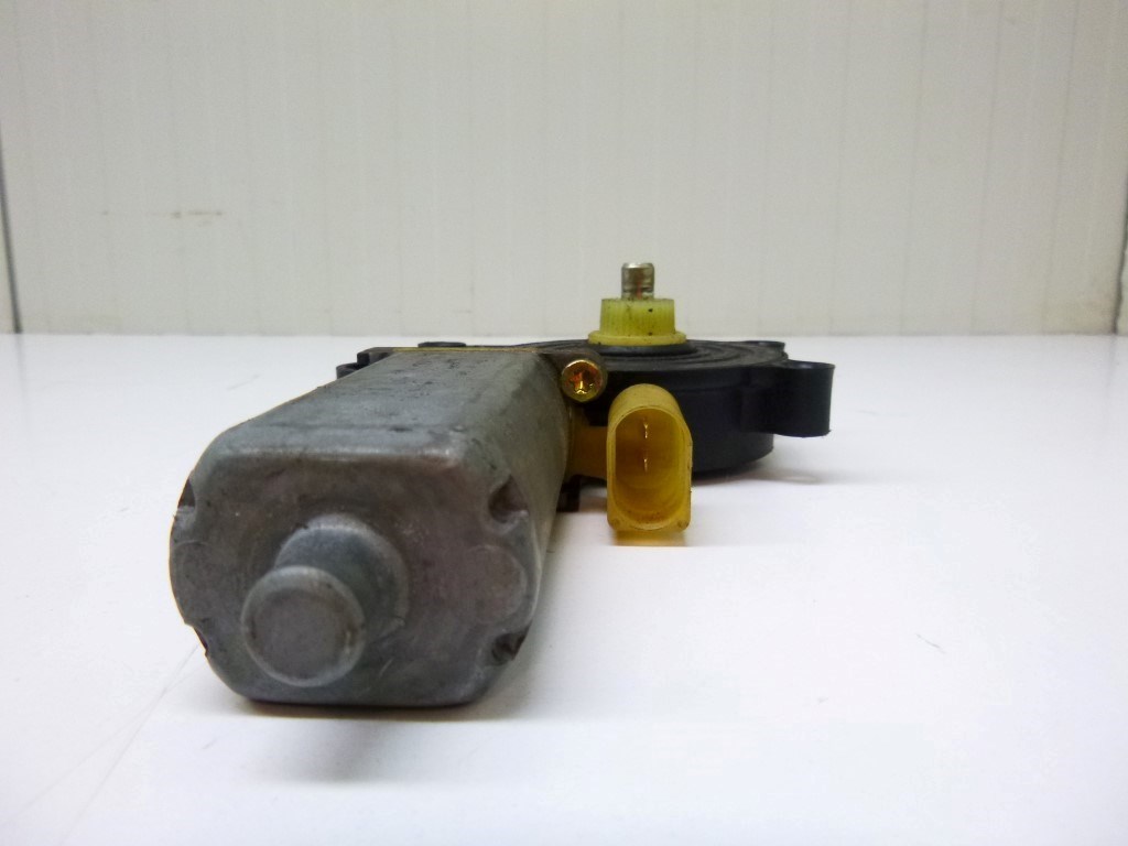 Jaguar S-type jobb hátsó ablakemelõ motor 2. kép