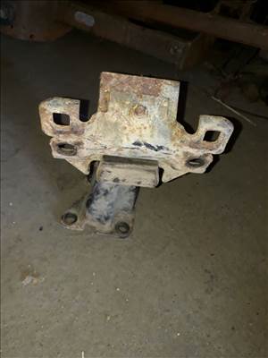 Nissan Navara D40 Bal Motortartó Bak