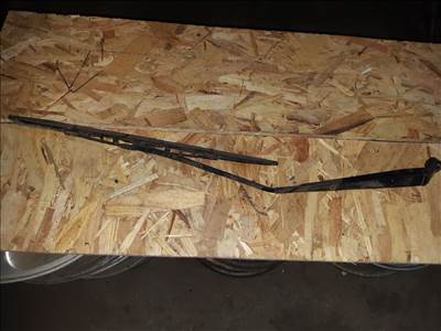 Suzuki Swift III 04-10 Jobb Első Ablaktörlő Kar