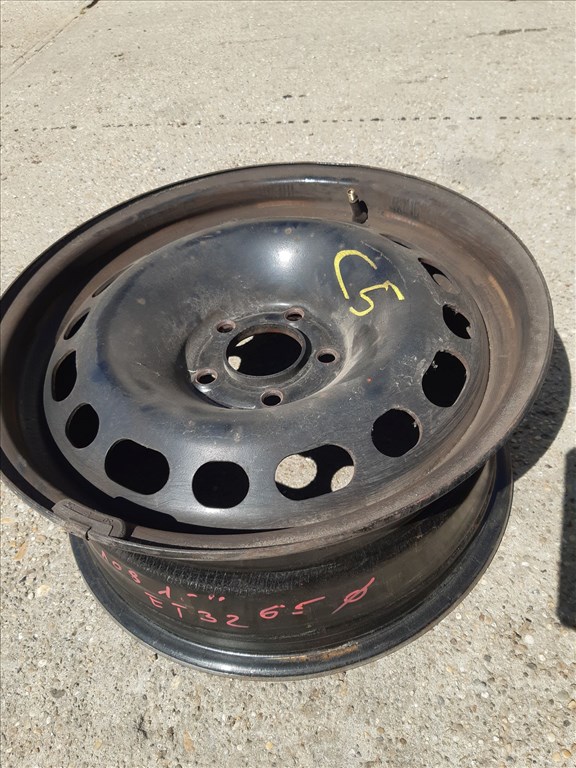 Citroen C5 08- <p>Felni méret: 16"</p><p>Felni szélesség: 7.0</p><p>Furatszám: 5</p><p>Osztókör: 108.0</p><p>ET szám: ET32</p><p>Agy Átmérõ: 64.0</p><p>Állapot: Normál</p><p>Érdeklõdéskor hivatkozzon erre: KIN-40151</p><p>Bármire van szüksége hívjon bizalommal!<br>Kizárólag munkaidõben hétfõtõl - péntekig 8-12 13-16 óráig!<br>Alkatrészek széles választékban!<br>Hivatalos Regisztrált Autobontó Kecel!<br>Vásároljon Megbízható Helyrõl Beszerelési Garanciával Profiktól!</p> 30000 4. kép