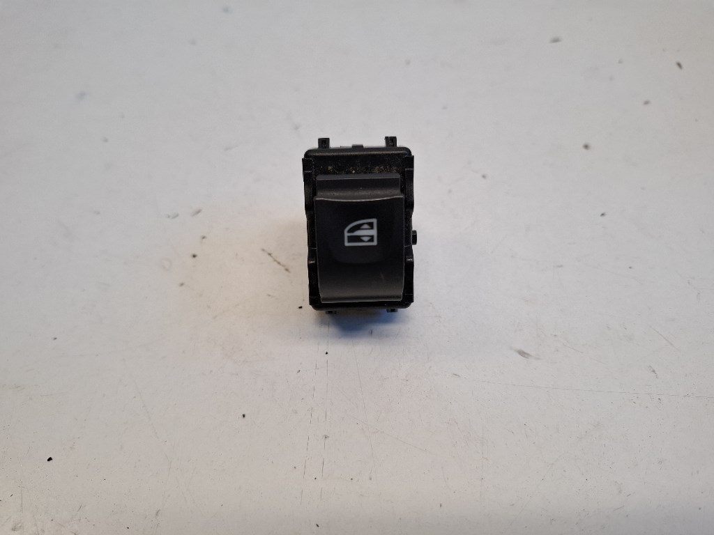 Renault Captur jobb elsõ ablakemelõ kapcsoló 254218614R 1. kép