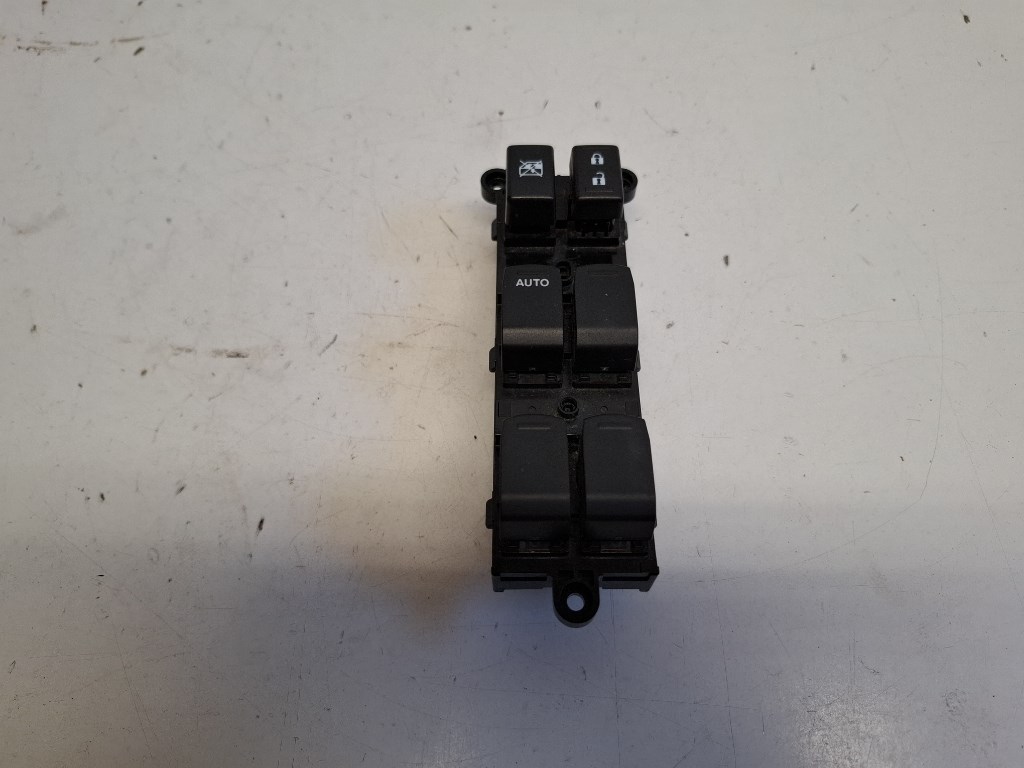 Suzuki Ignis bal elsõ ablakemelõ kapcsoló 1. kép