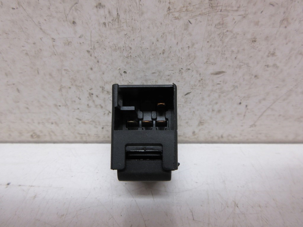 Volkswagen Golf IV (1J) jobb hátsó ablakemelõ kapcsoló 3B0959855B 2. kép