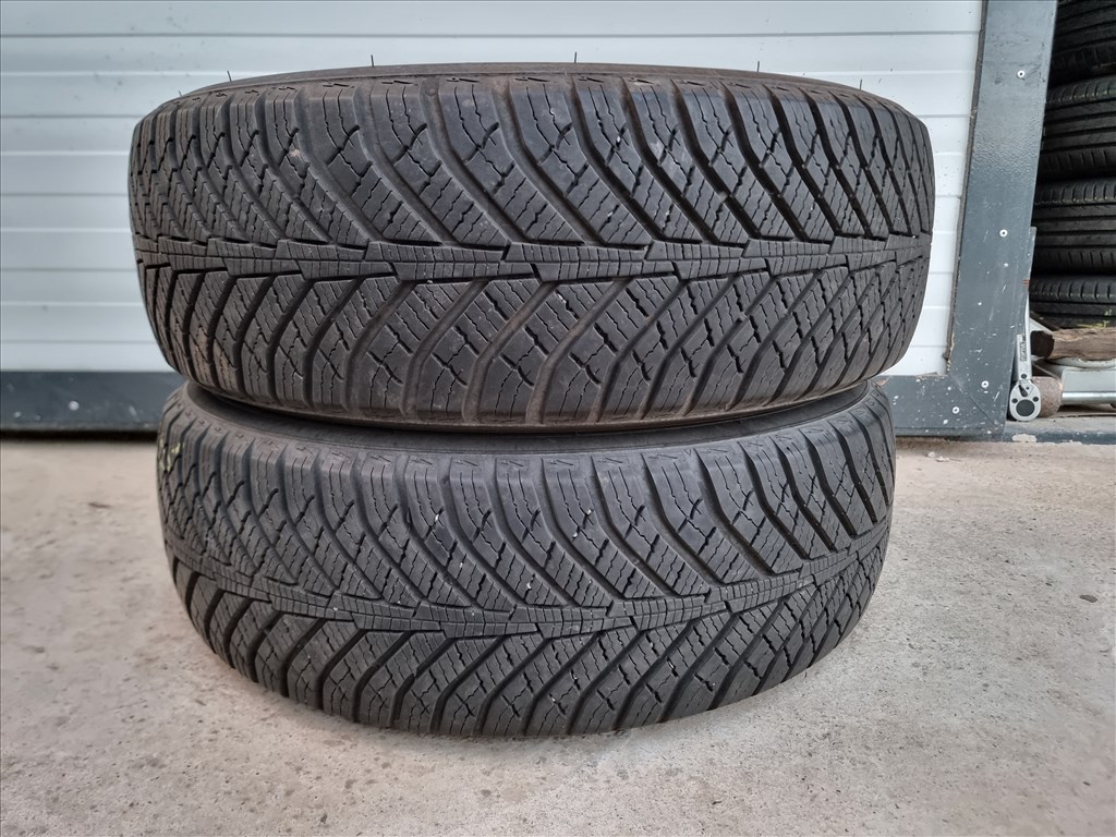 215/6515 Kumho 4 évszakos gumi 2db teljesen újszerű állapotban eladó! 3. kép