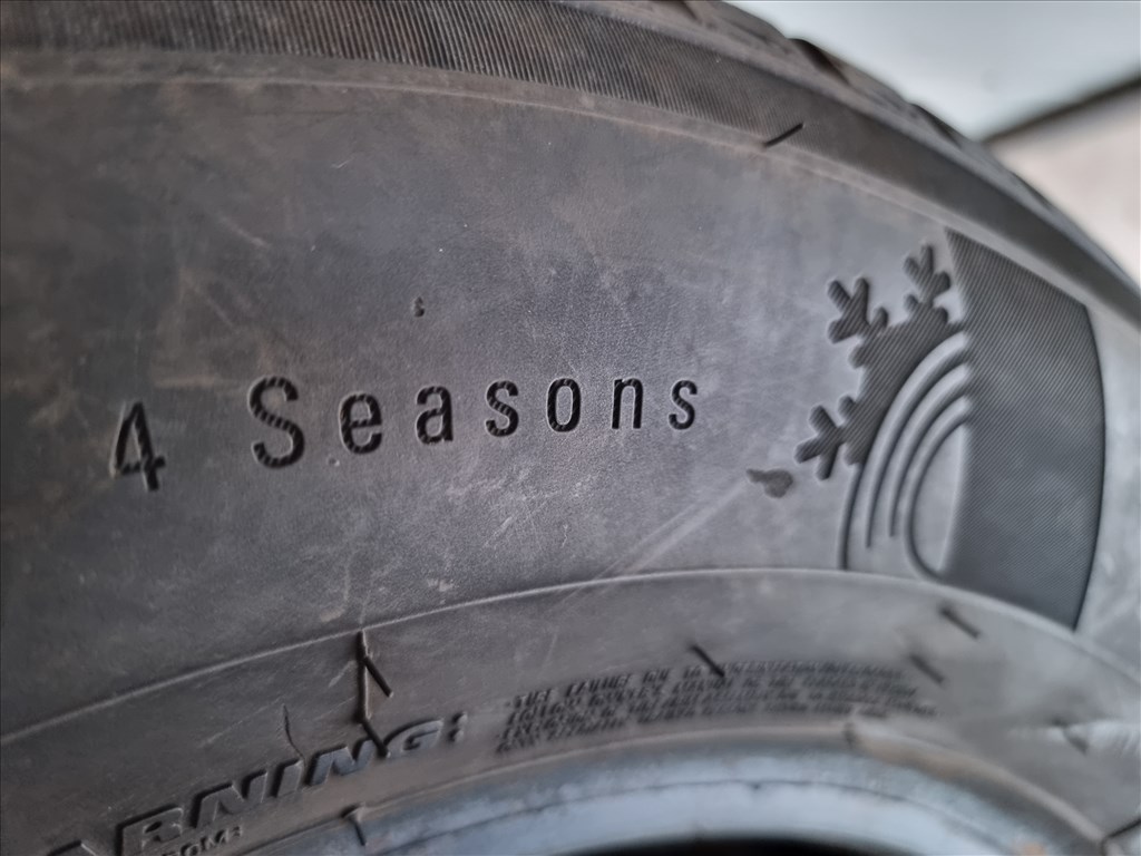 215/6515 Kumho 4 évszakos gumi 2db teljesen újszerű állapotban eladó! 7. kép