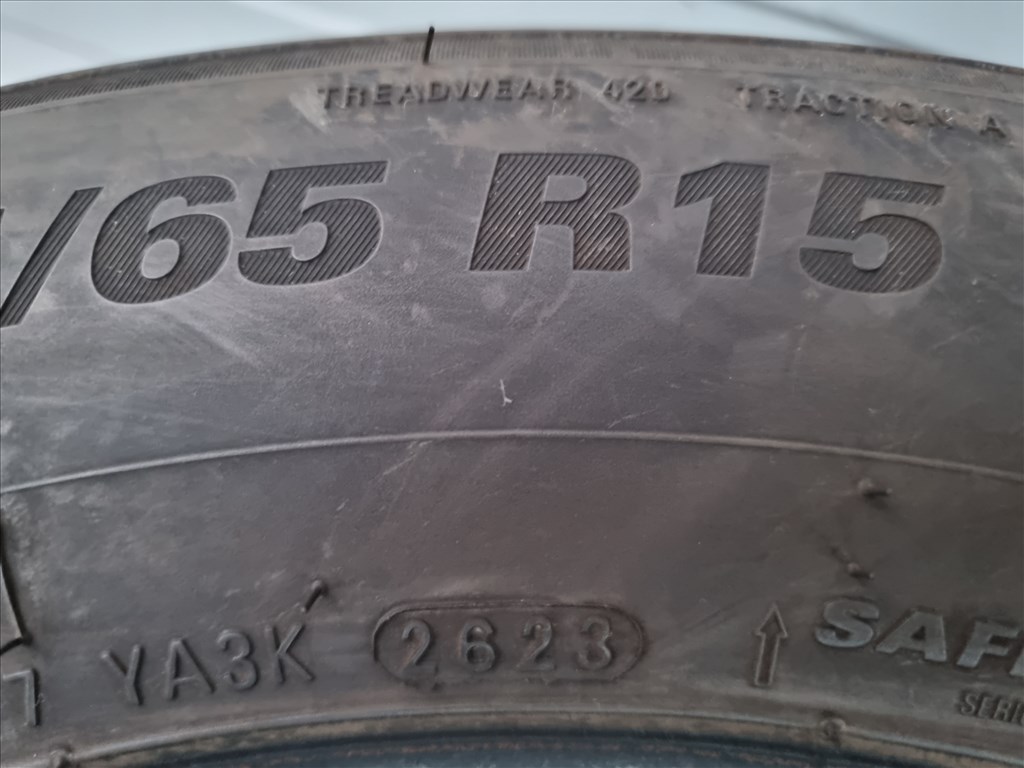 215/6515 Kumho 4 évszakos gumi 2db teljesen újszerű állapotban eladó! 8. kép