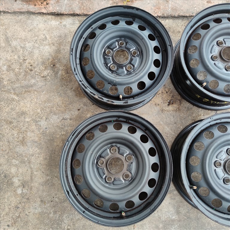 5x114,3 15 Suzuki,Toyota lemezfelni 28000ft a 4db/11/ 1. kép