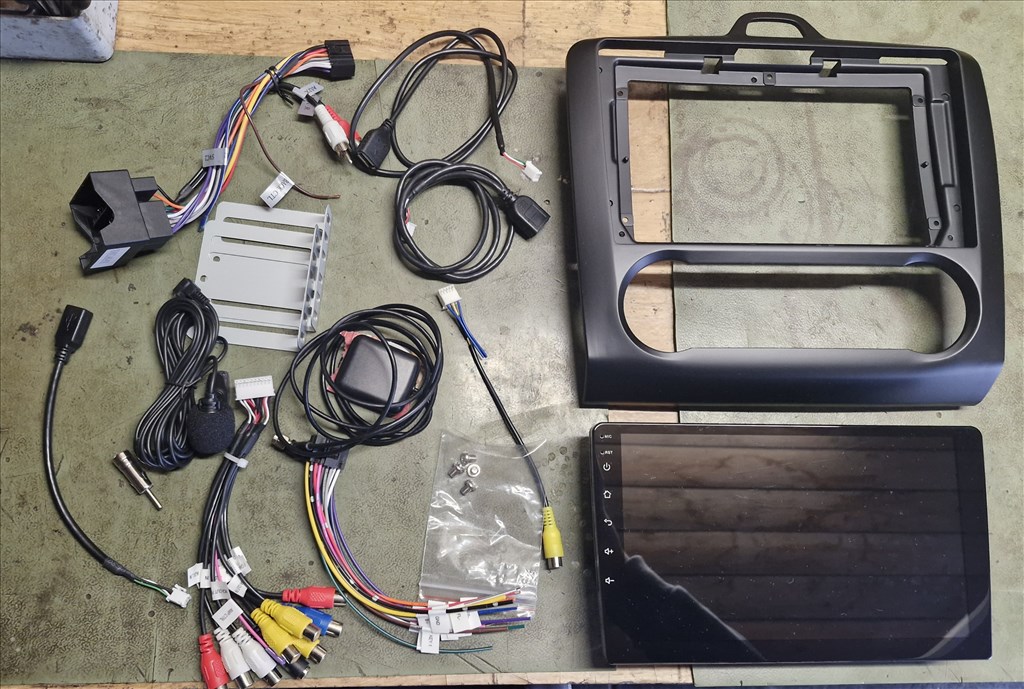 Ford Focus MK2 (2004-2011) Android fejegység (Digitál klímás kerettel)  1. kép