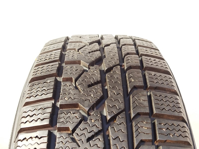 Kumho Izen RV Asymmetric 215/60 R17  1. kép