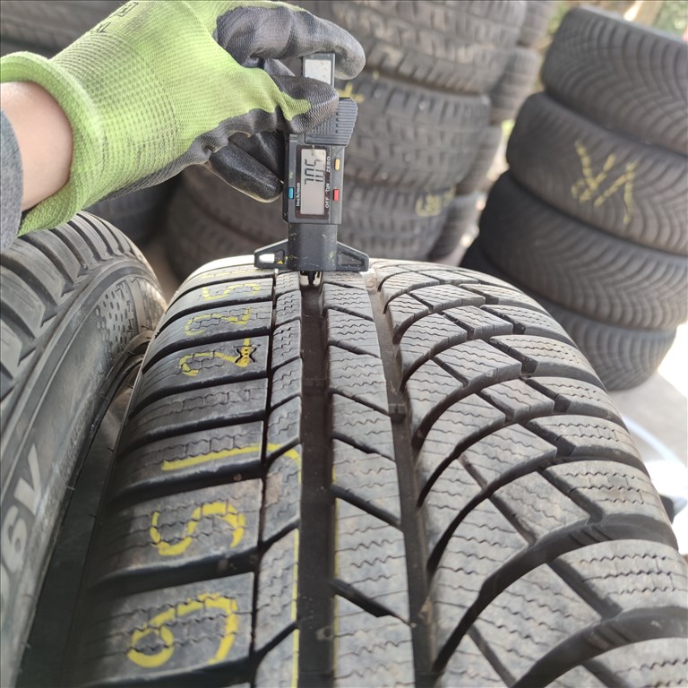  225/45 R19 Kumho téli gumi 45000ft a 2db/295/ 2. kép