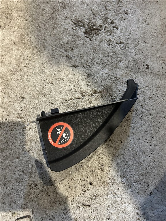 Ford Kuga Mk1 Muszerfal jobb oldali takaró 1. kép