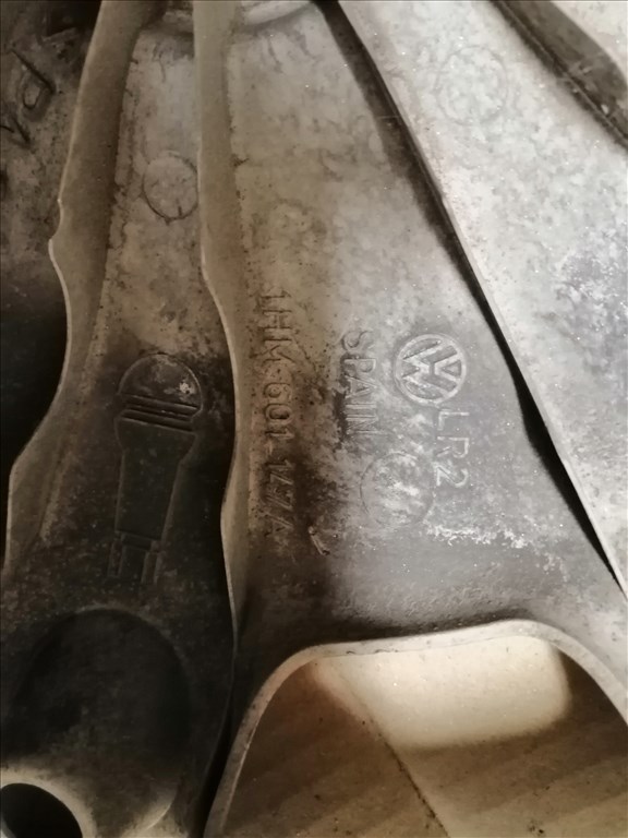 Volkswagen Golf III Disztárcsa 1hm601147a 3. kép