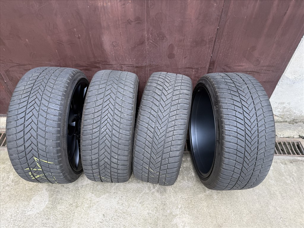 Tesla Model Y Performance 21" Überturbine Bridgestone Blizzak LM005 téli garnitúra jó állapotban 7. kép