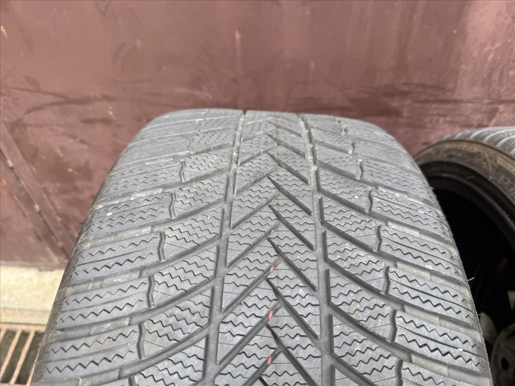 Tesla Model Y Performance 21" Überturbine Bridgestone Blizzak LM005 téli garnitúra jó állapotban 12. kép