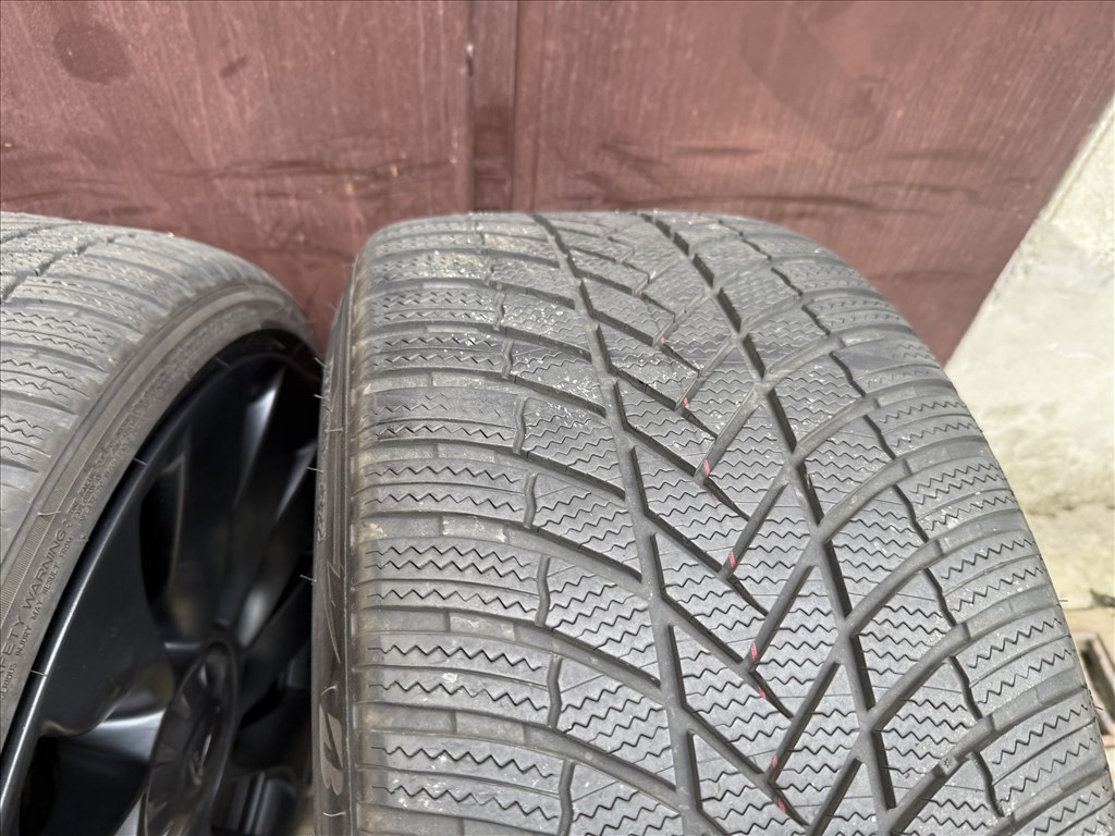 Tesla Model Y Performance 21" Überturbine Bridgestone Blizzak LM005 téli garnitúra jó állapotban 15. kép
