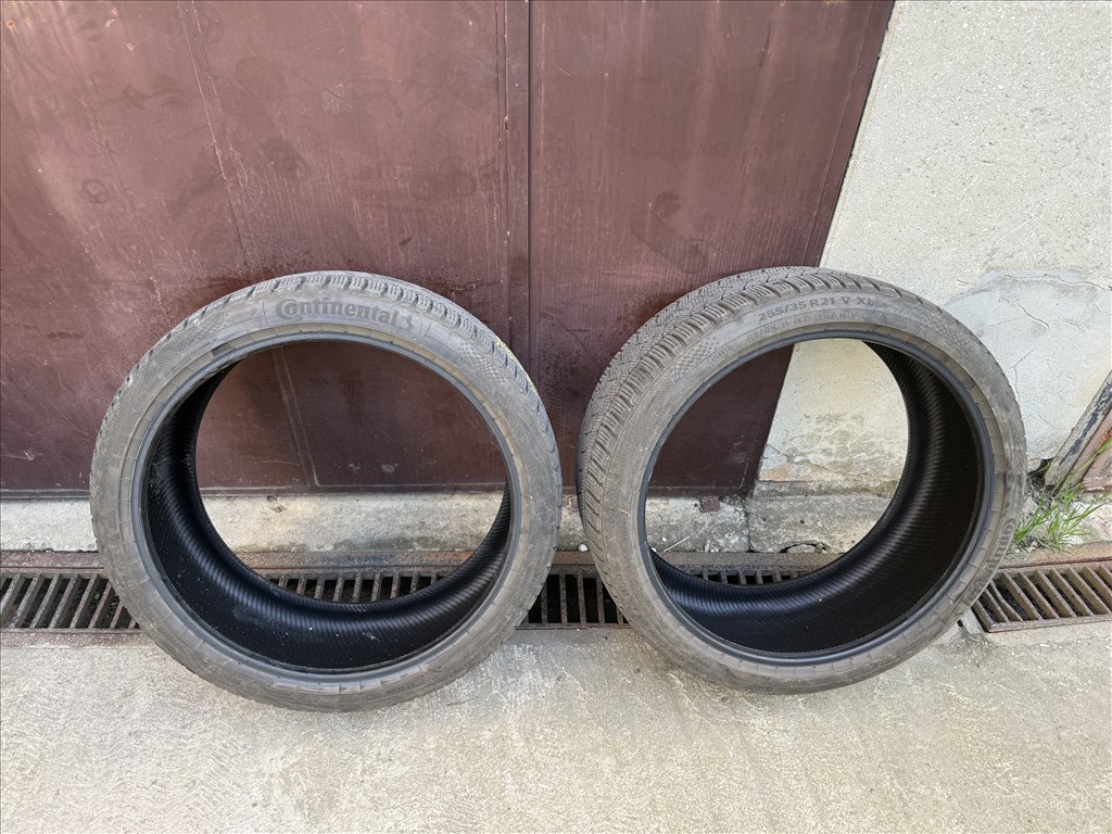 Tesla Model Y Performance első 255/35 R21 használt Continental Wintercontact TS860 téli gumi 2db 1. kép