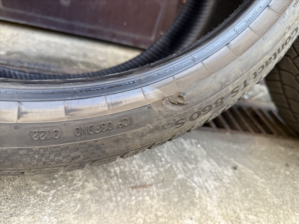 Tesla Model Y Performance első 255/35 R21 használt Continental Wintercontact TS860 téli gumi 2db 8. kép