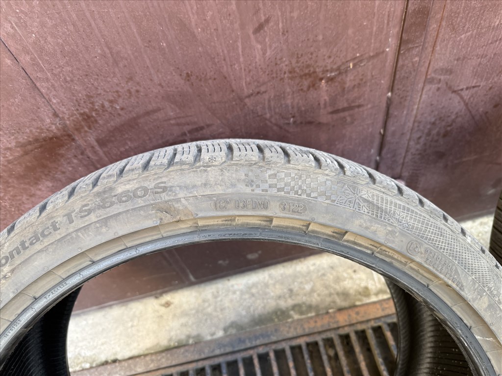 Tesla Model Y Performance első 255/35 R21 használt Continental Wintercontact TS860 téli gumi 2db 10. kép