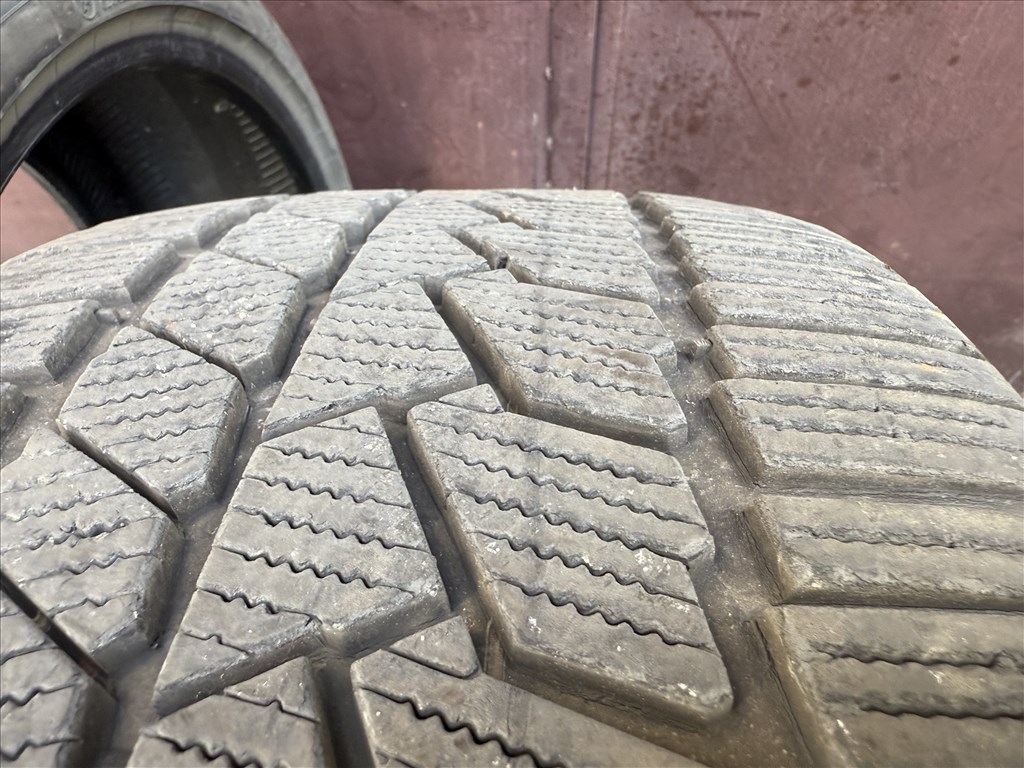 Tesla Model Y Performance első 255/35 R21 használt Continental Wintercontact TS860 téli gumi 2db 12. kép