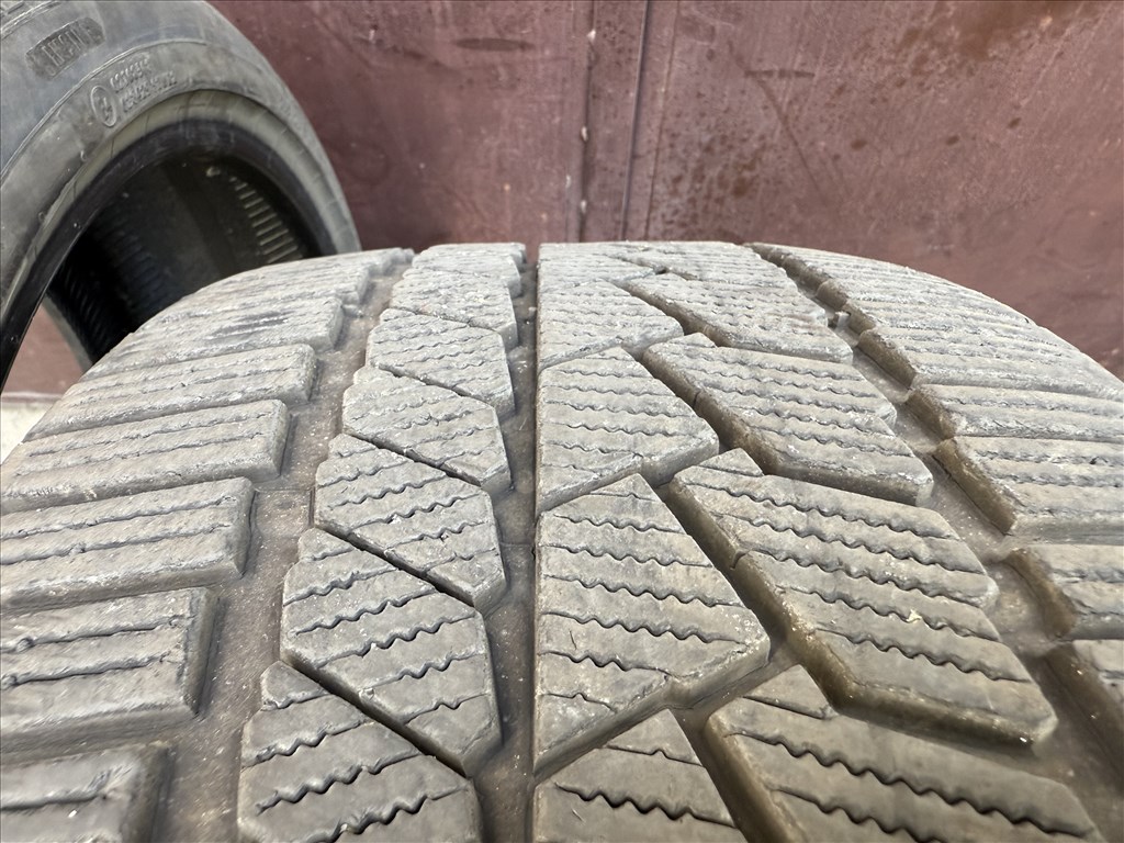 Tesla Model Y Performance első 255/35 R21 használt Continental Wintercontact TS860 téli gumi 2db 13. kép