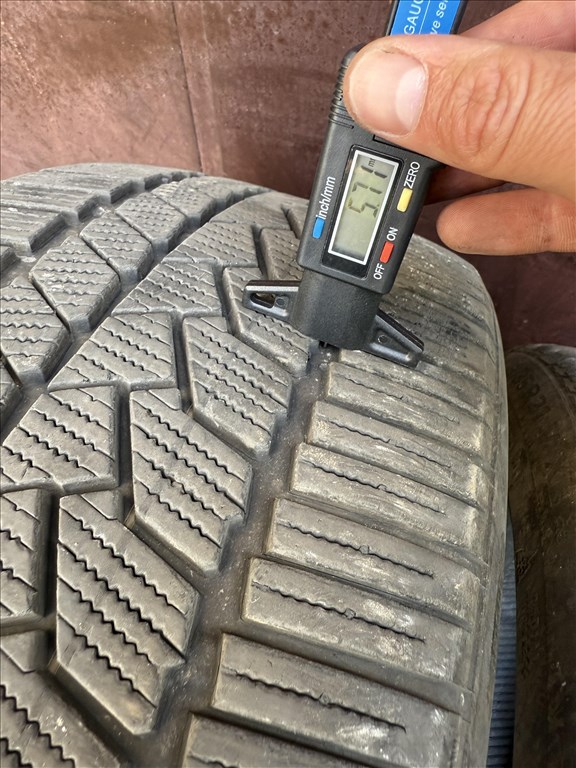 Tesla Model Y Performance első 255/35 R21 használt Continental Wintercontact TS860 téli gumi 2db 15. kép