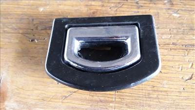 Audi A4 B6 Rakományrögzítő Fül