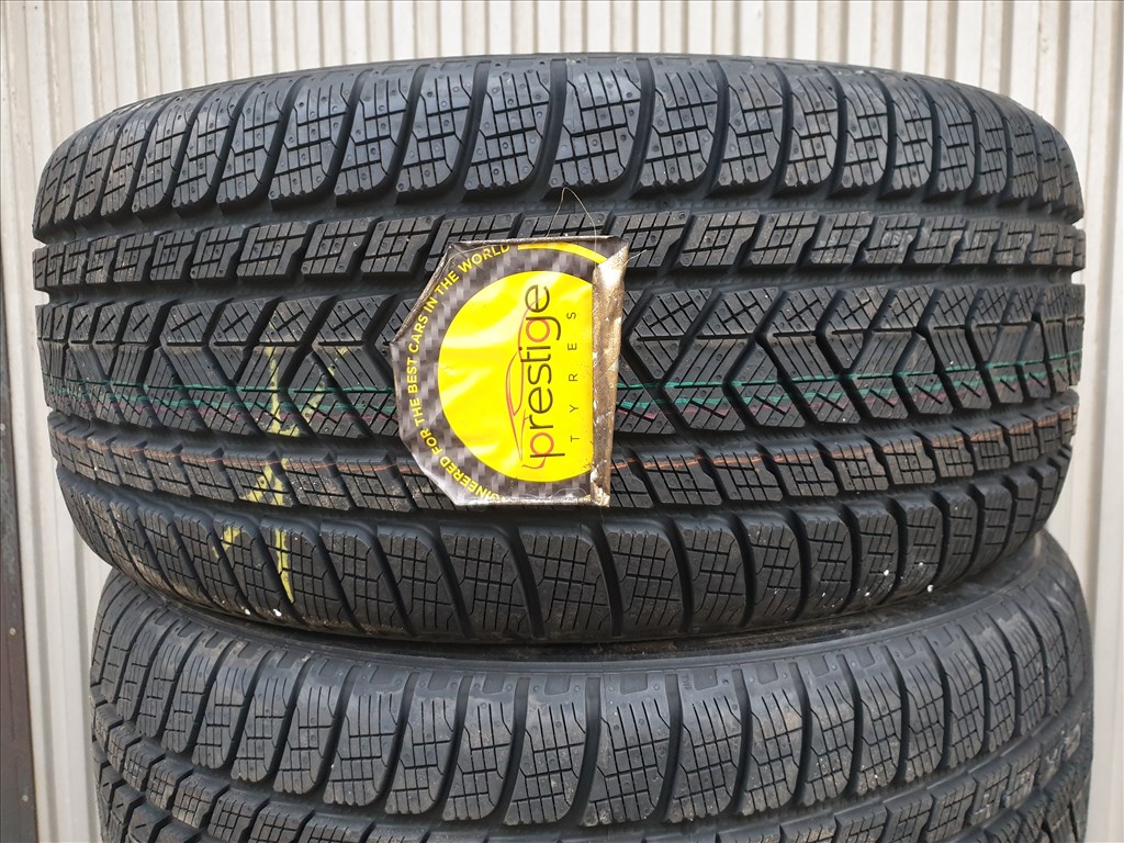  265/45 20 Pirelli Scorpion Winter TM 2. kép